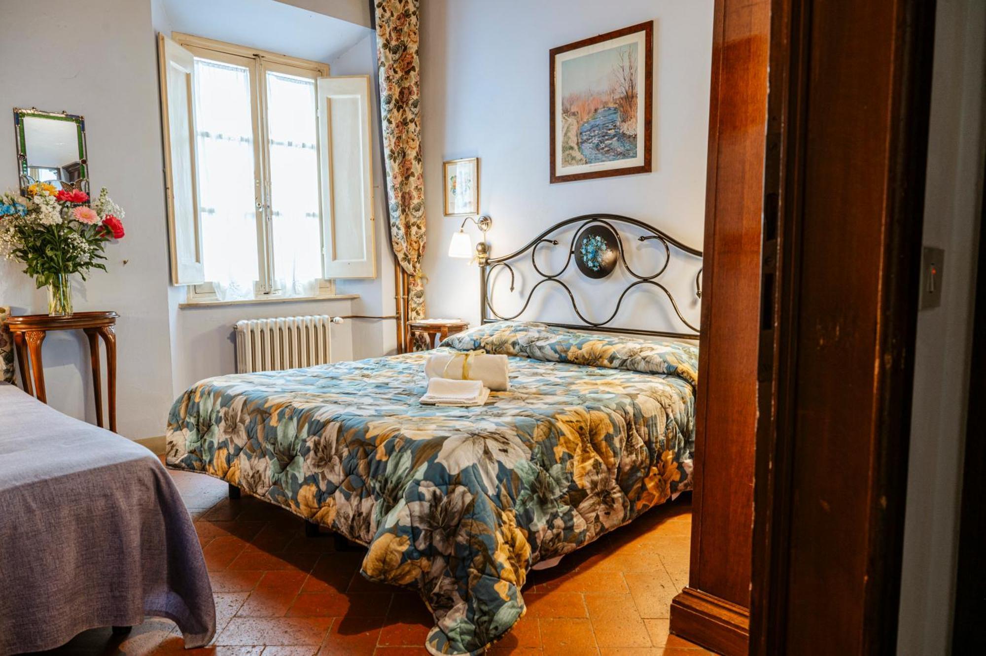 Bed and Breakfast Antica Casa Dei Rassicurati à Montecarlo Extérieur photo